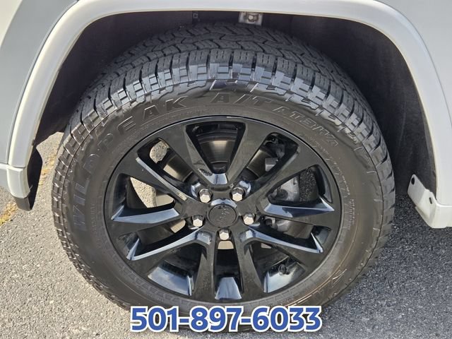 Used 2020 Jeep Grand Cherokee Altitude RWD image 16