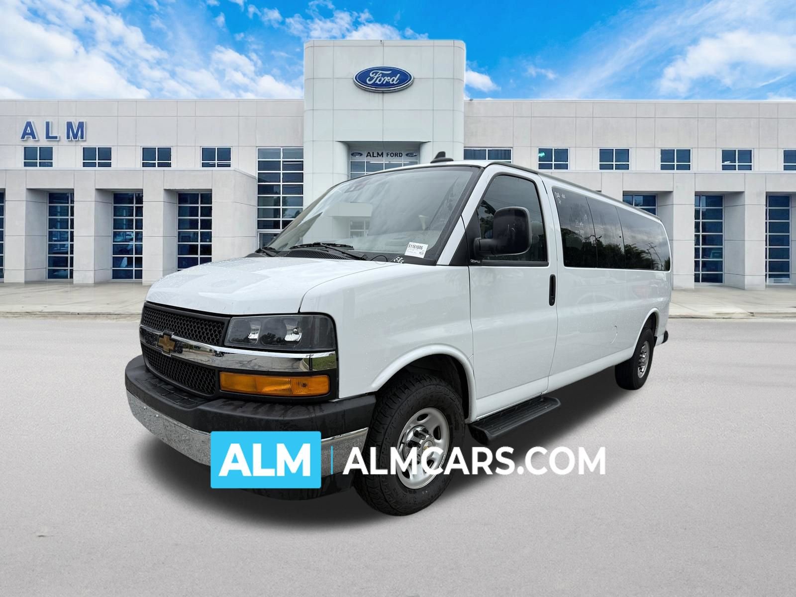 Used 2025 Chevrolet Express 3500 LT w/ LT Preferred Equipment Group RWD image 1