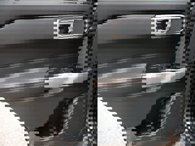 Certified 2023 Ford Explorer XLT w/ Class IV Trailer Tow Package image 16