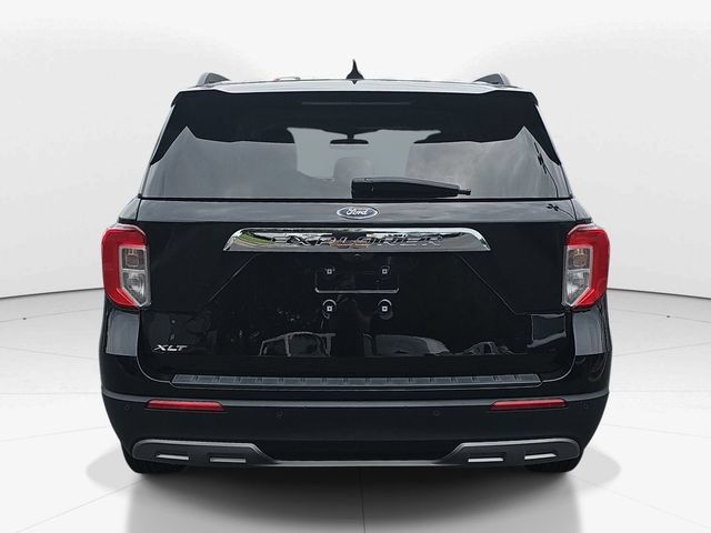 Certified 2024 Ford Explorer XLT w/ Equipment Group 202A RWD image 4