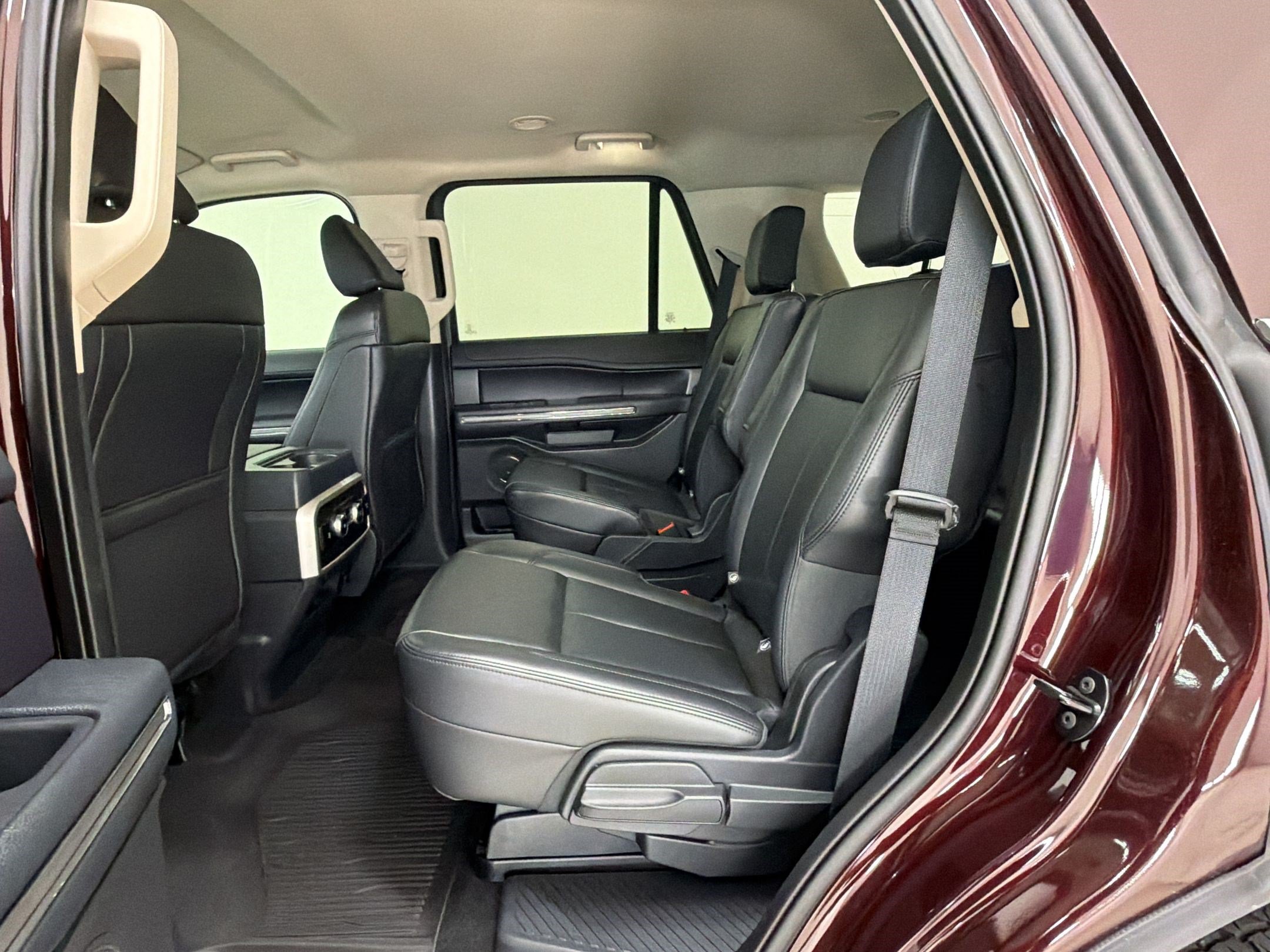 Certified 2024 Ford Expedition XLT RWD image 24