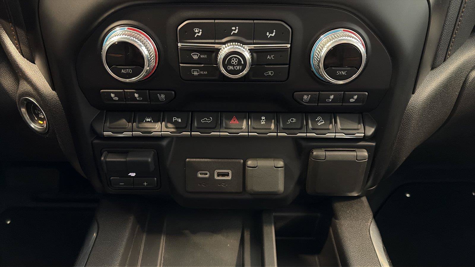 Used 2022 GMC Sierra 1500 AT4 w/ AT4 Premium Package AWD/4WD image 25