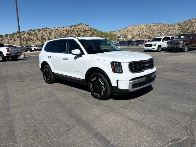 Used 2025 Kia Telluride S FWD image 2