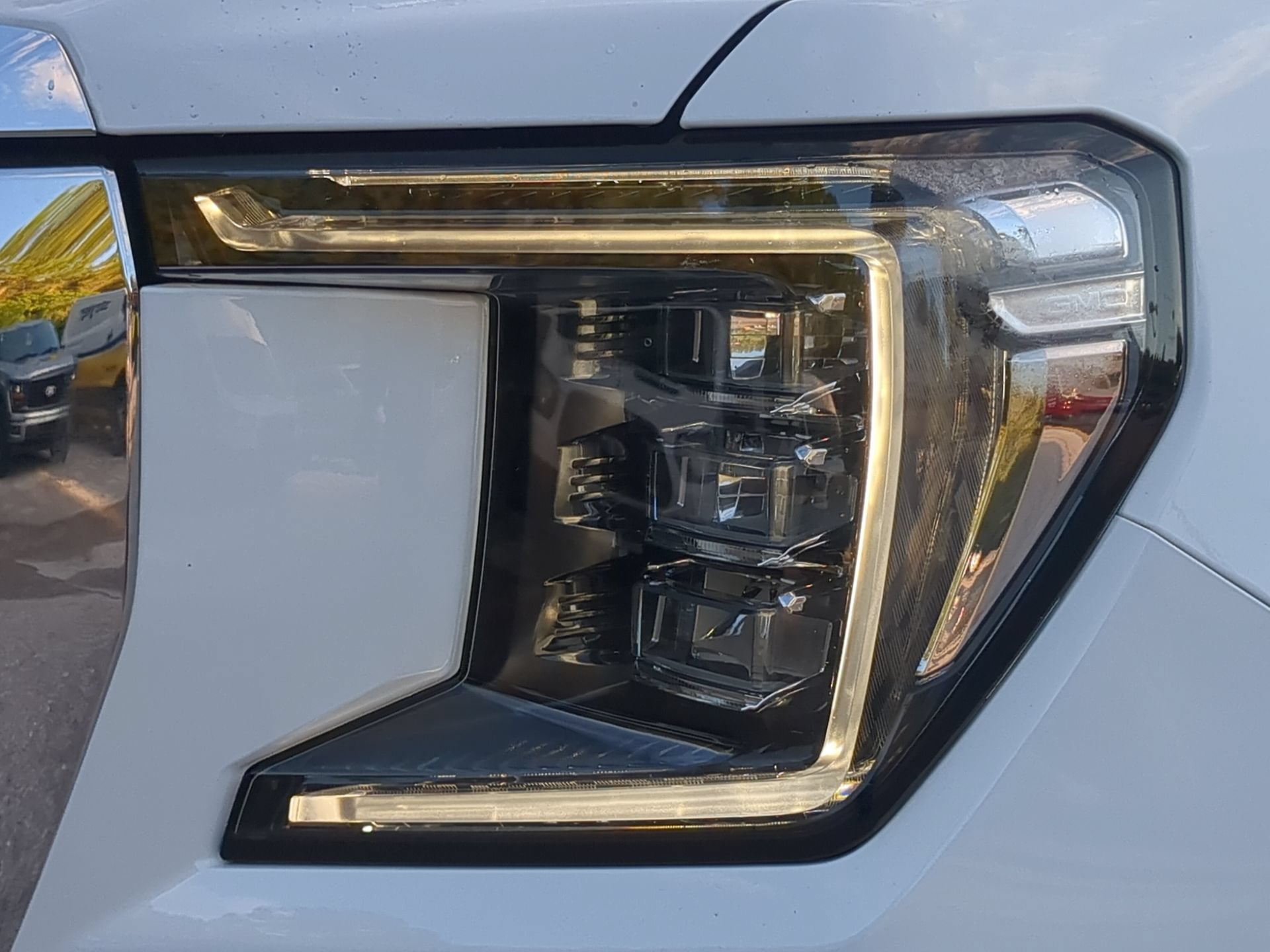 Used 2024 GMC Yukon SLT RWD image 44