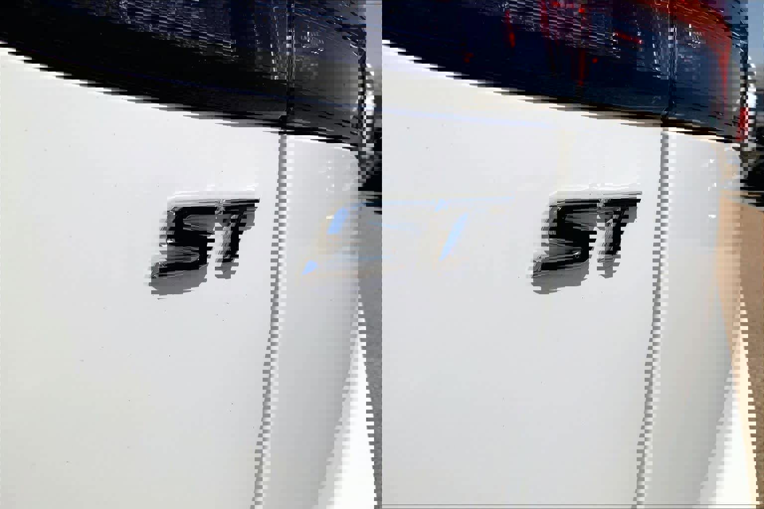 Used 2022 Buick Envision Essence w/ Sport Touring Package FWD image 12