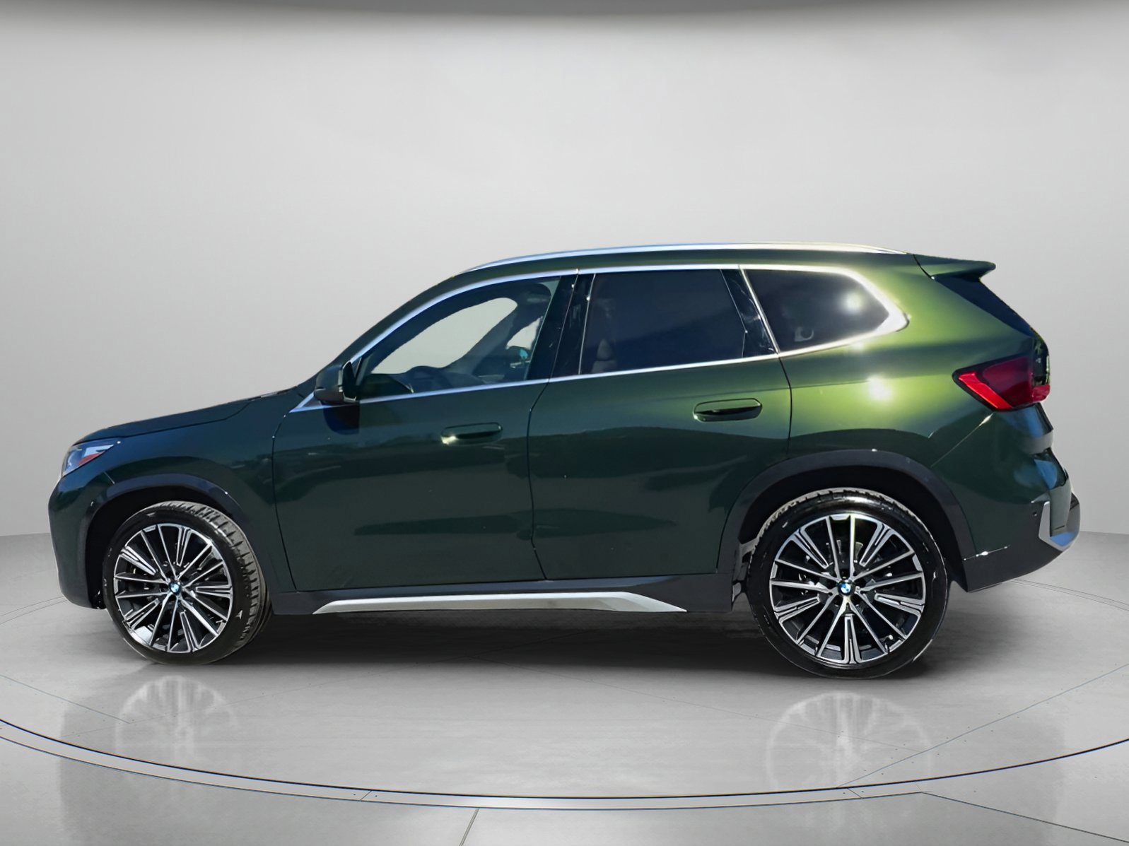 Used 2025 BMW X1 xDrive28i w/ Convenience Package image 11