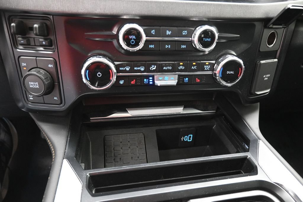 Certified 2024 Ford F250 Platinum AWD/4WD image 9