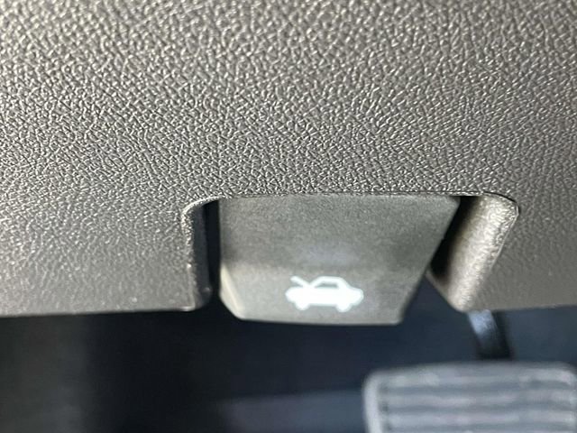 Used 2025 Chevrolet Colorado Trail Boss image 14