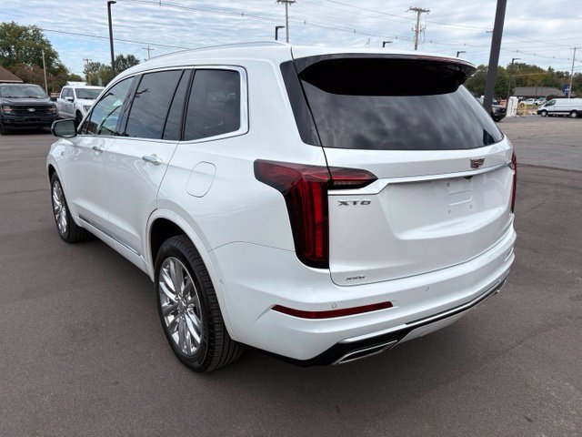 Used 2024 Cadillac XT6 Premium Luxury w/ Technology Package AWD/4WD image 6