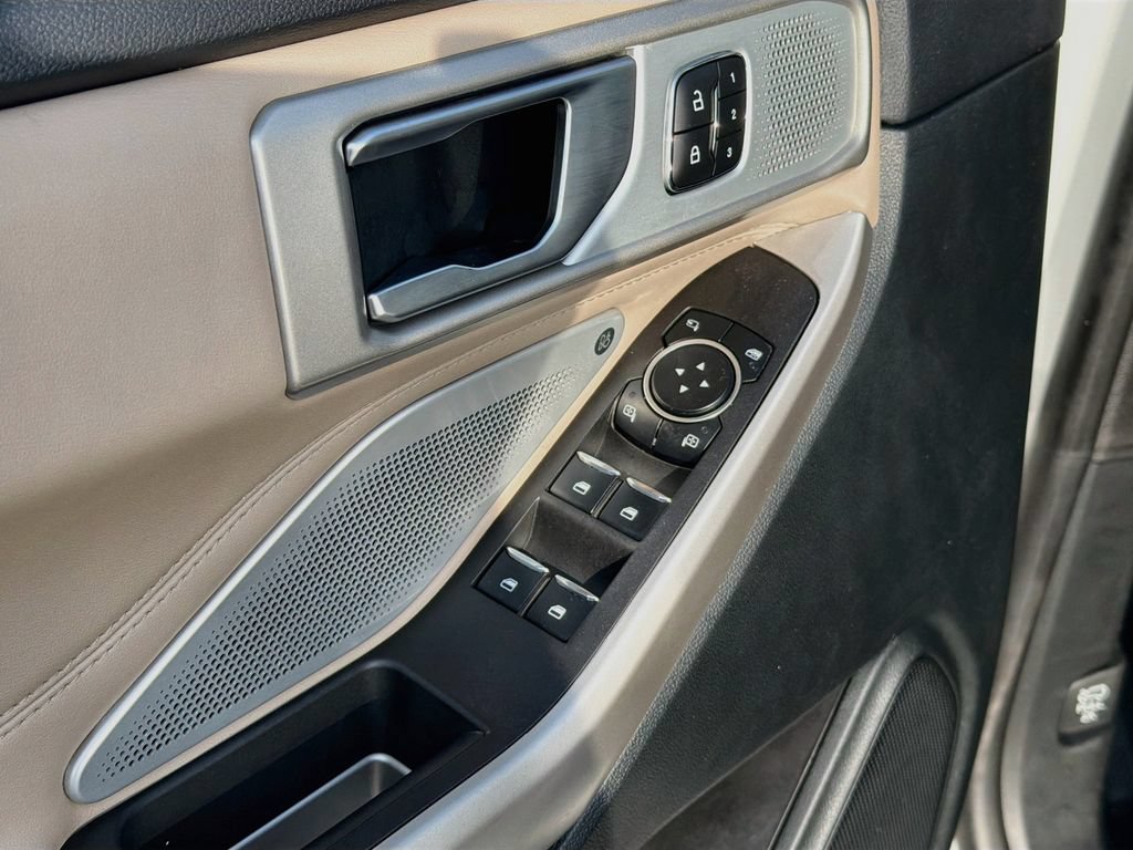 Certified 2023 Ford Explorer Limited w/ Limited Technology Package AWD/4WD image 20