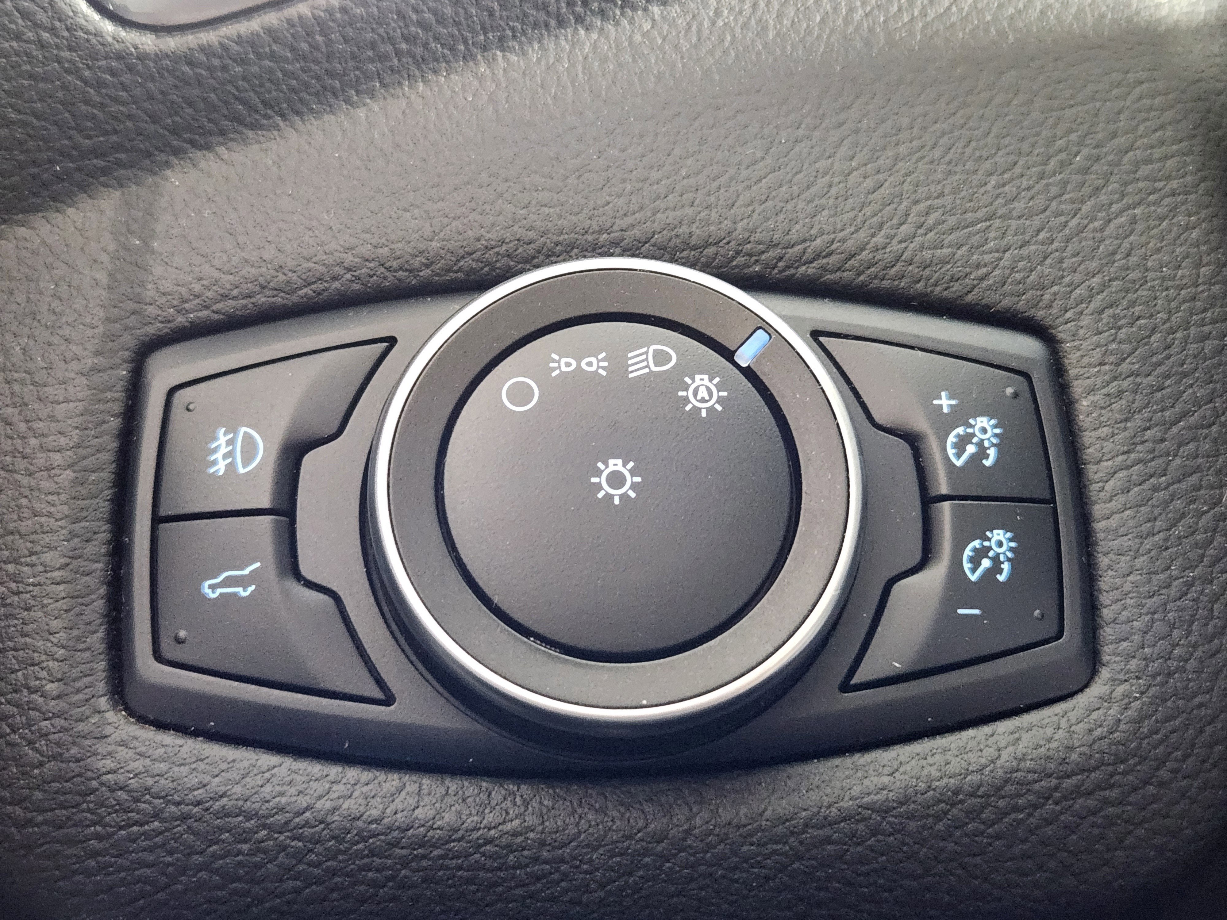 Certified 2018 Ford Escape SE w/ Ford Safe & Smart Package image 26