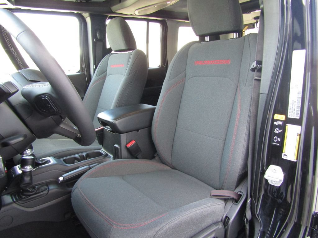 Used 2025 Jeep Wrangler Unlimited Rubicon w/ Convenience Group AWD/4WD image 17