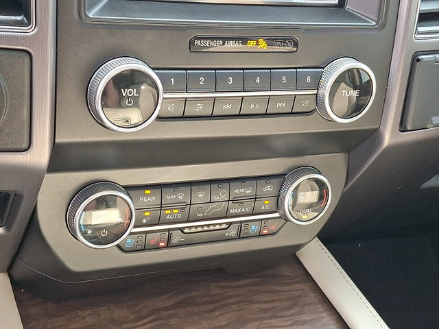 Certified 2021 Ford Expedition Platinum image 18