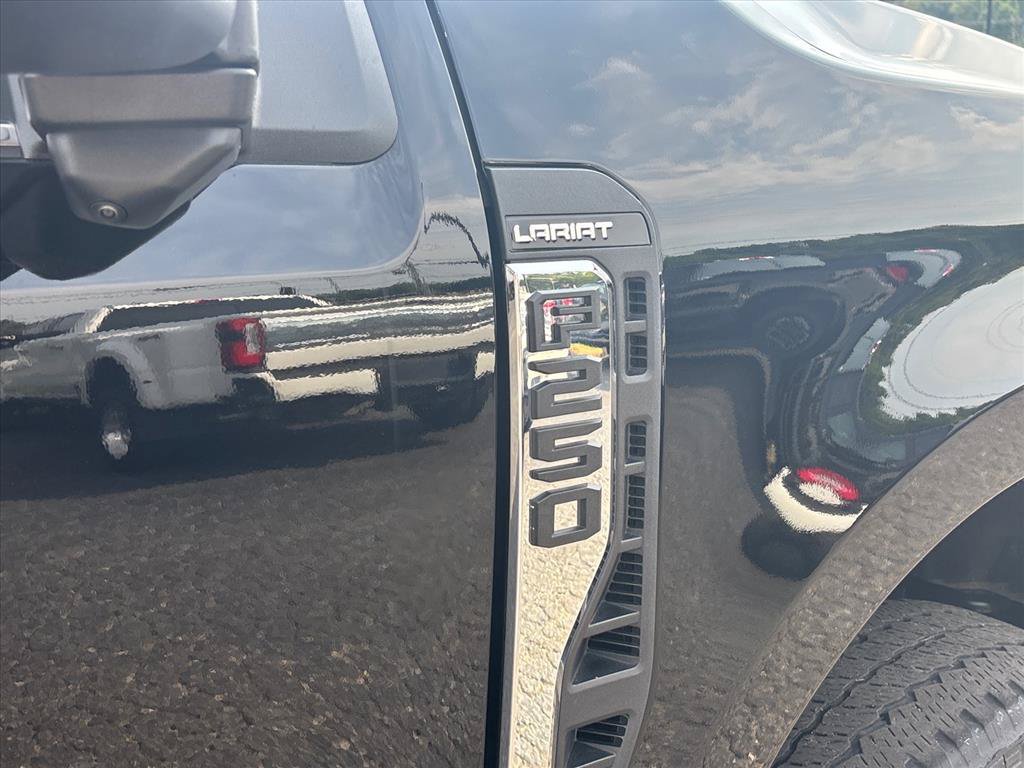 Certified 2024 Ford F250 Lariat w/ Lariat Ultimate Package AWD/4WD image 11