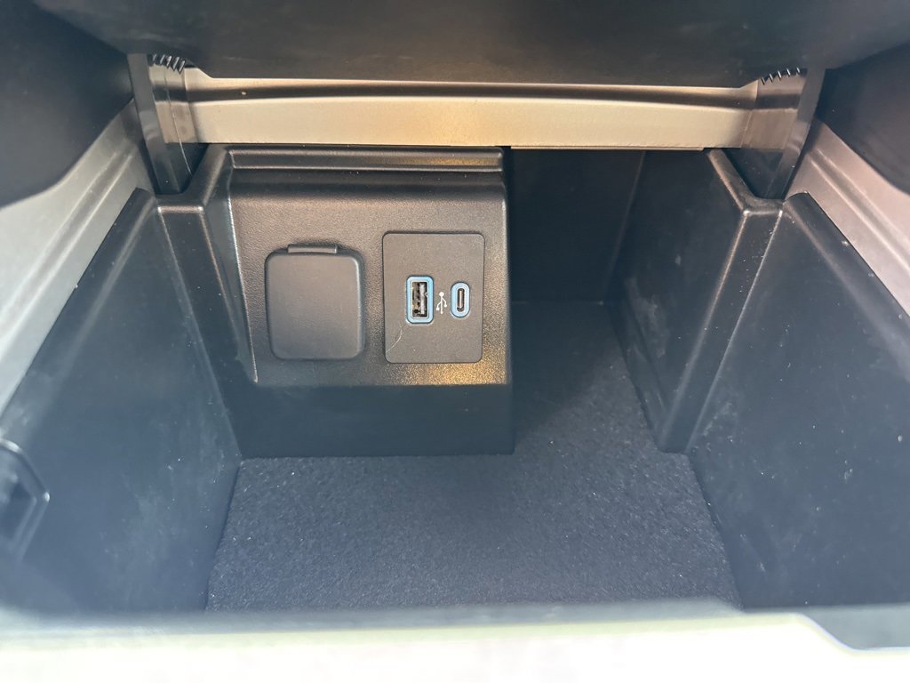 Certified 2022 Ford Explorer XLT w/ Equipment Group 202A image 23