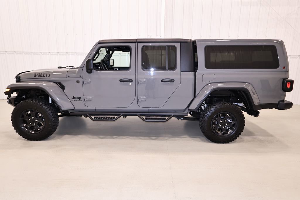 Used 2023 Jeep Gladiator Willys image 2