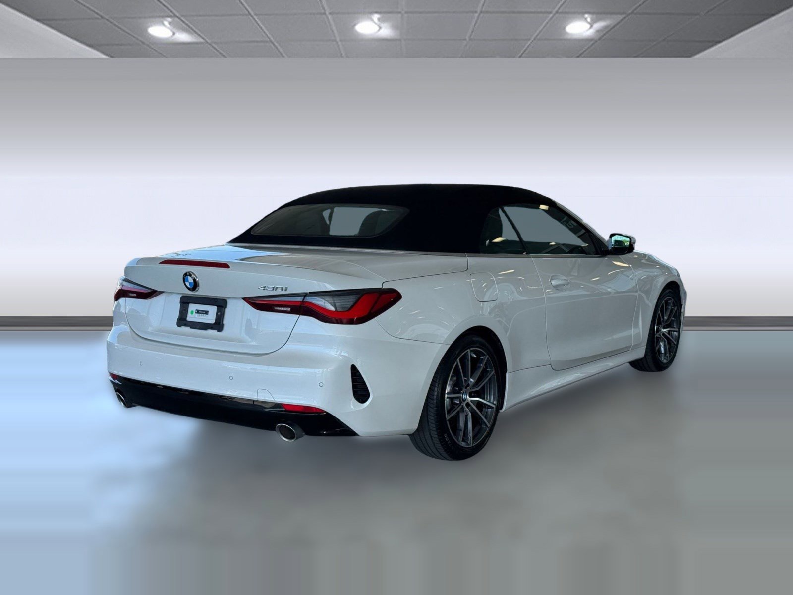 Used 2025 BMW 430i Convertible w/ Premium Package RWD image 9