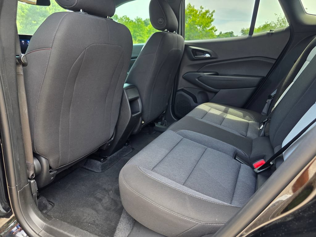 Used 2024 Chevrolet Trax RS FWD image 29