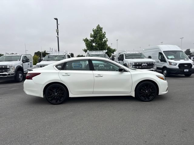 Used 2017 Nissan Altima 2.5 SR w/ Midnight Edition Package FWD image 5