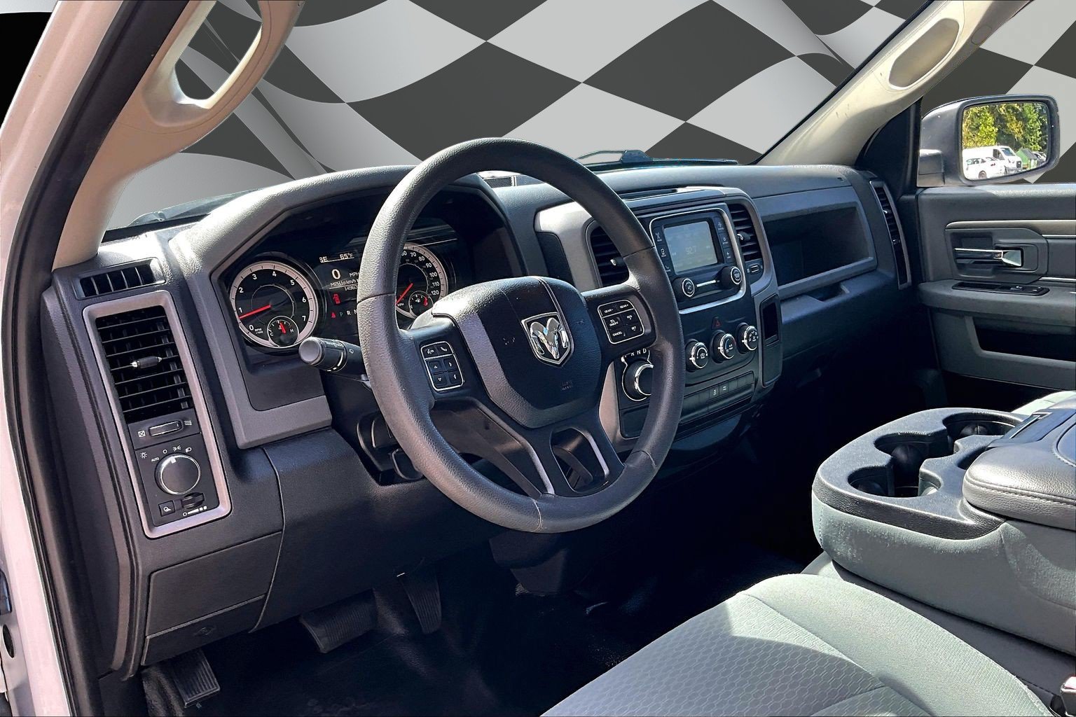 Used 2018 RAM 1500 Express RWD image 16