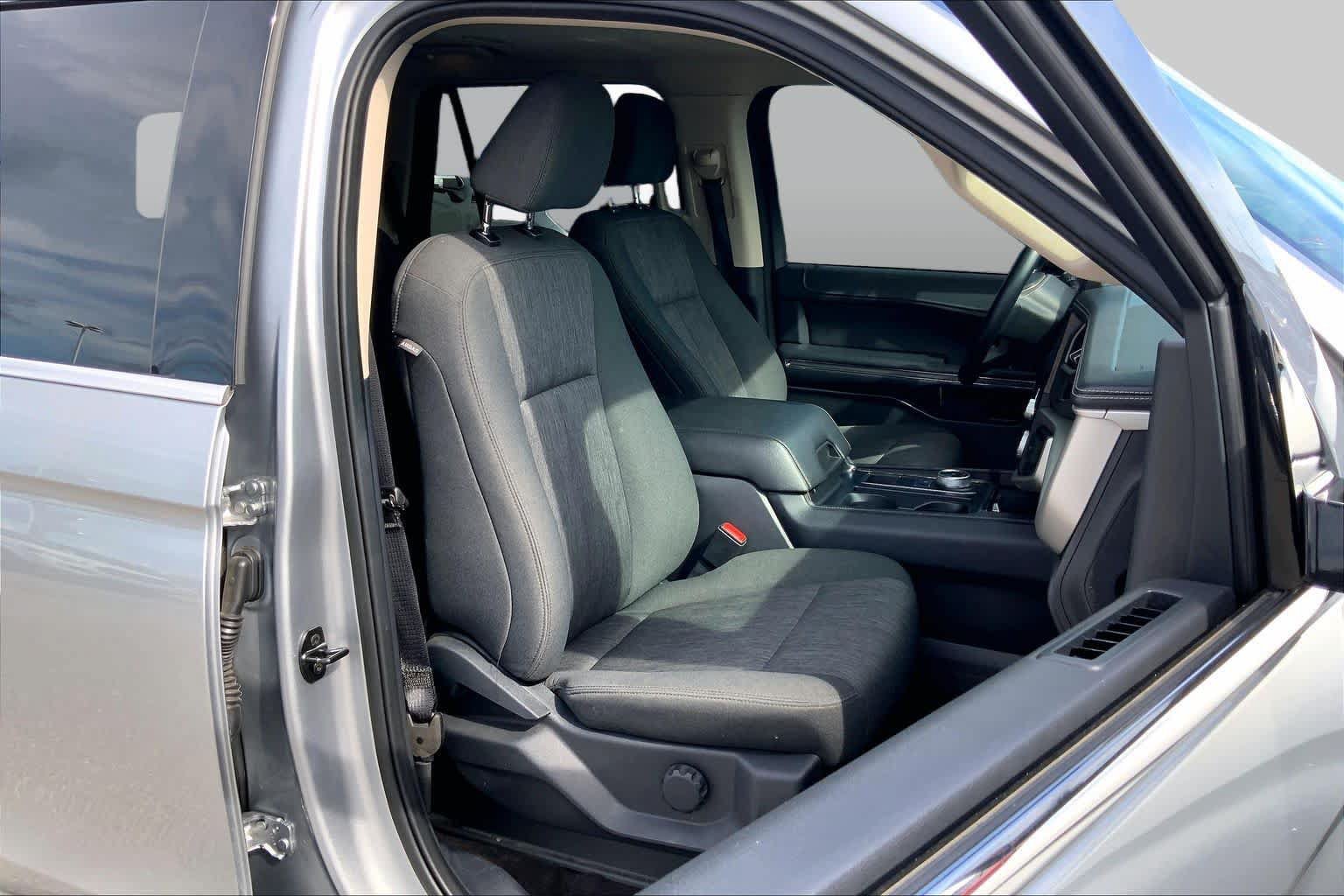 Certified 2022 Ford Expedition XLT RWD image 9