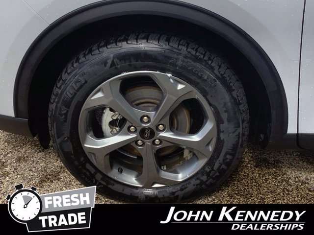 Certified 2025 Ford Escape ST-Line Select AWD/4WD image 39