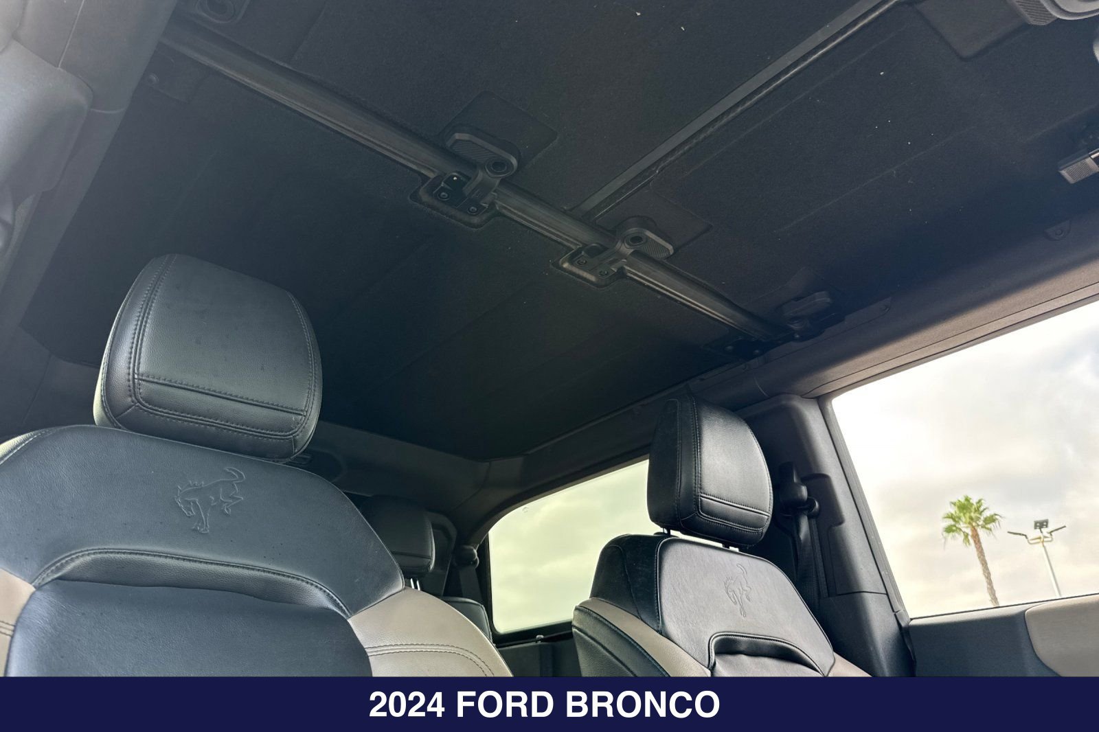 Certified 2024 Ford Bronco Wildtrak AWD/4WD image 19