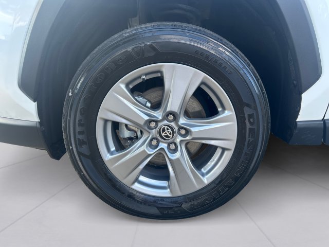 Used 2024 Toyota RAV4 LE AWD/4WD image 9