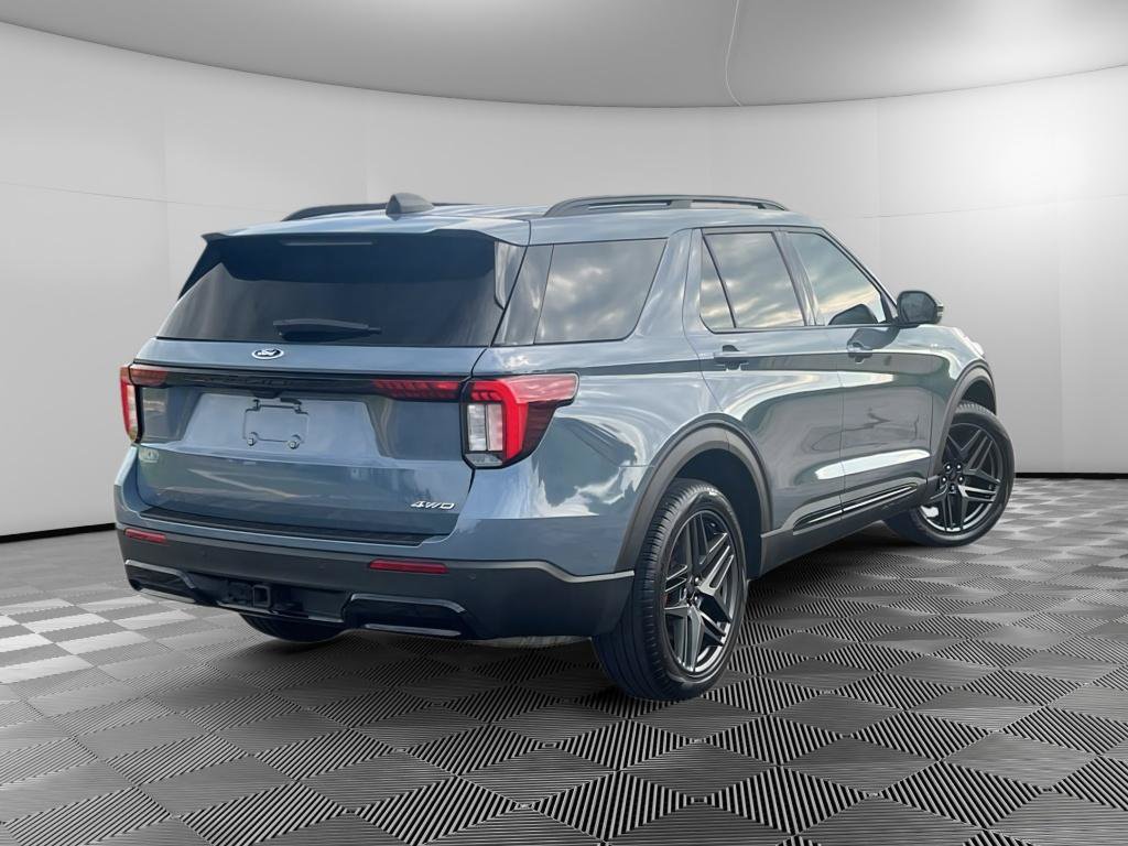 Certified 2025 Ford Explorer ST-Line w/ ST-Line Street Pack AWD/4WD image 5