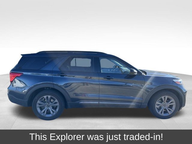 Certified 2022 Ford Explorer XLT w/ Equipment Group 202A AWD/4WD image 1