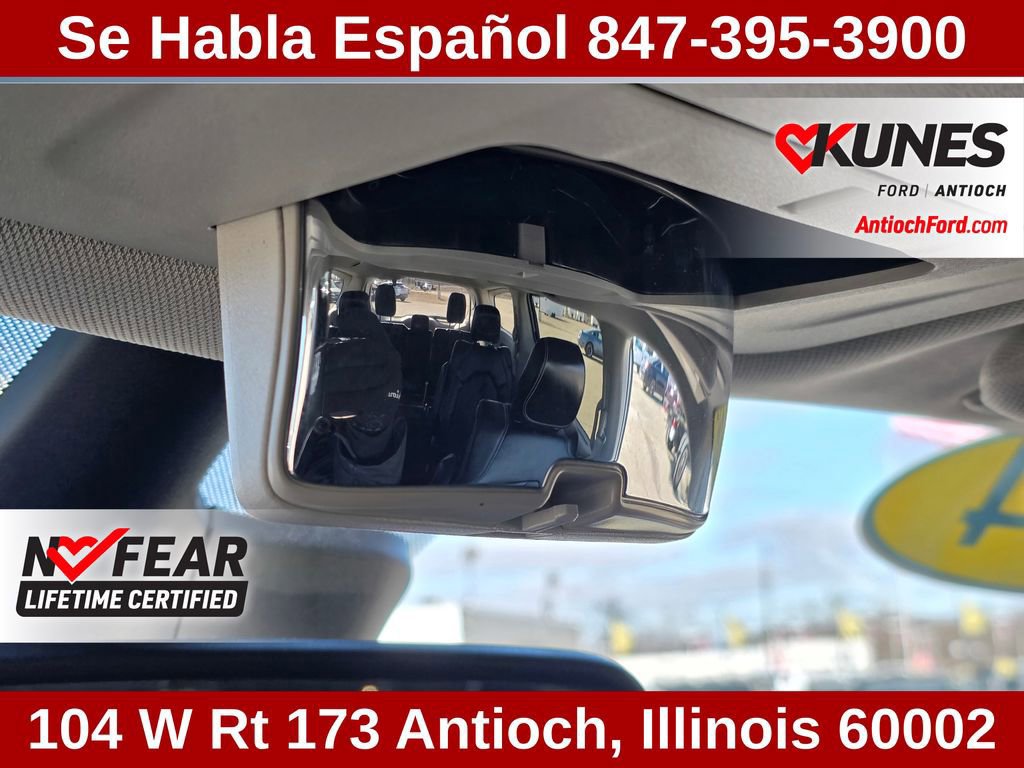 Used 2024 Chrysler Pacifica Touring-L image 70