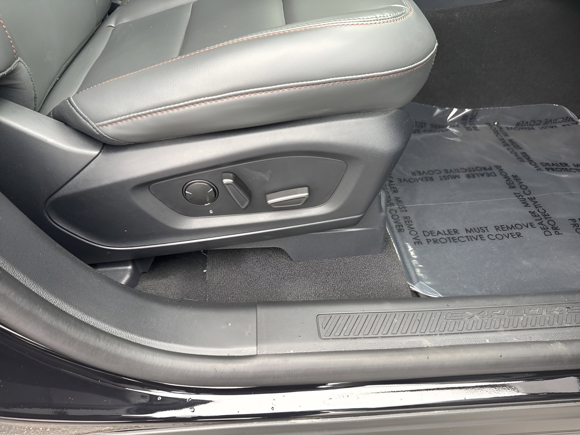 Certified 2025 Ford Explorer Active w/ Active Comfort Package image 12