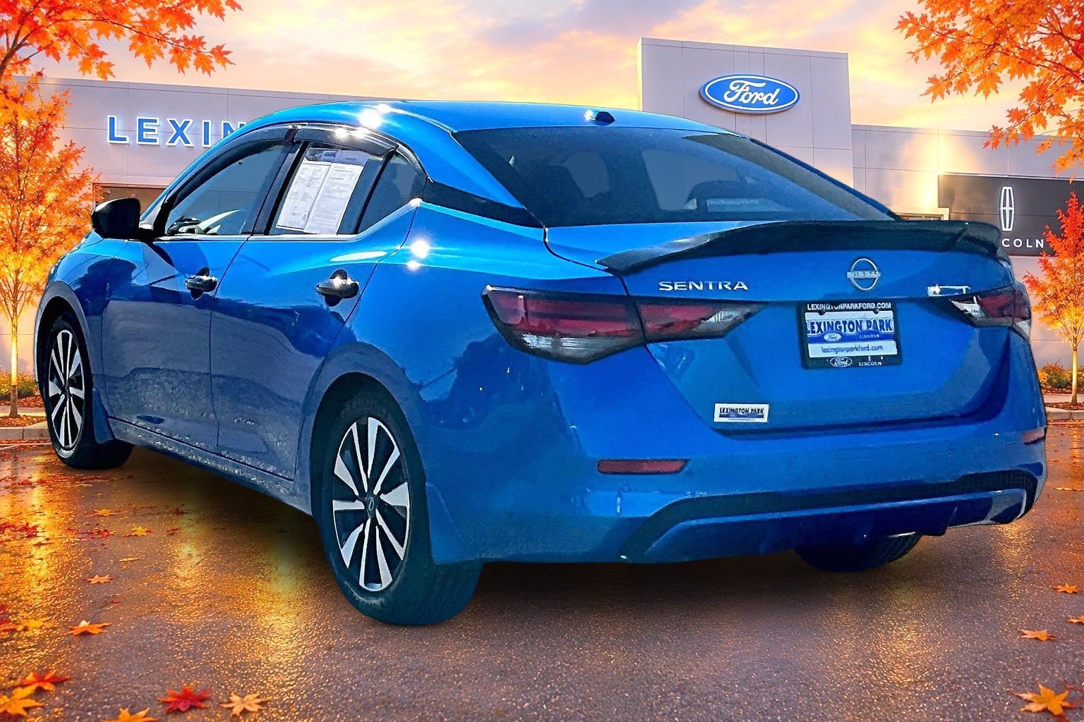 Used 2025 Nissan Sentra SV w/ SV Premium Package FWD image 4