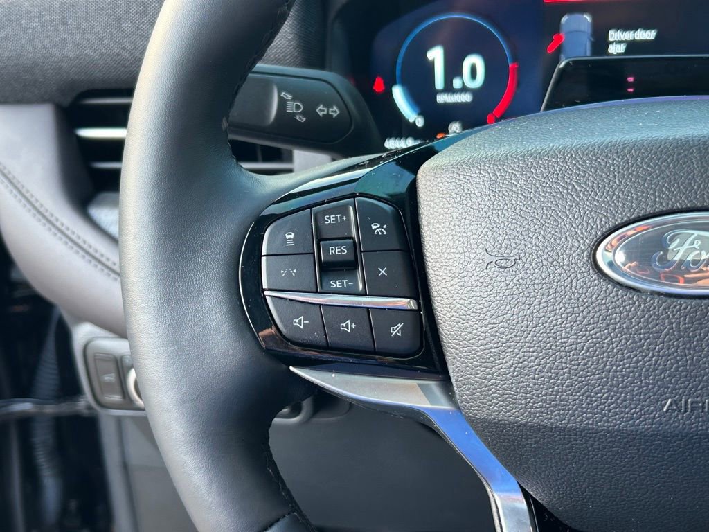 Certified 2025 Ford Explorer Platinum w/ Ultimate Package AWD/4WD image 41