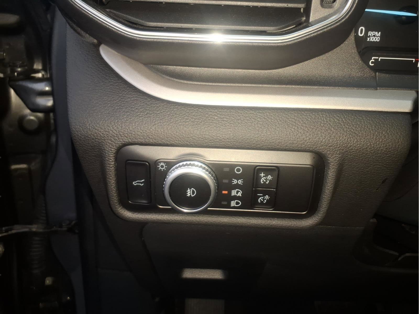 Certified 2023 Ford Explorer XLT w/ Equipment Group 202A image 14