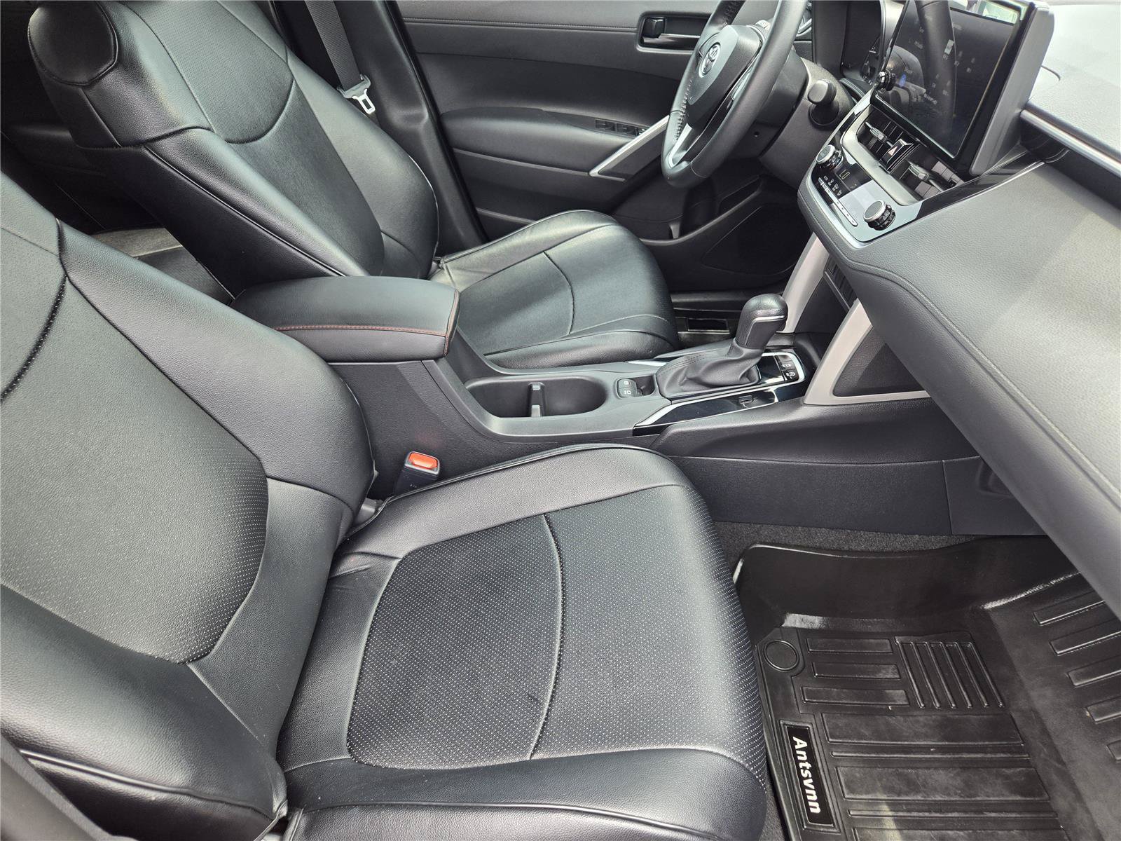 Used 2023 Toyota Corolla Cross LE FWD image 12