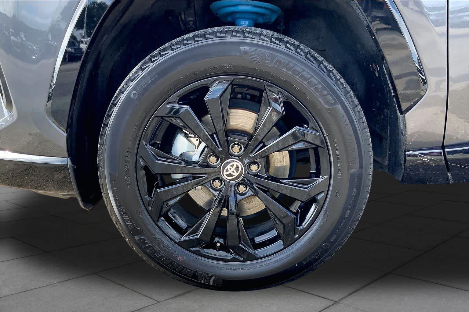 Used 2023 Toyota RAV4 SE AWD/4WD image 11