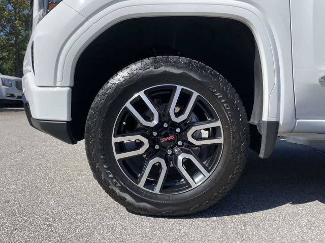 Used 2025 GMC Sierra 1500 AT4 w/ AT4 Premium Package AWD/4WD image 9