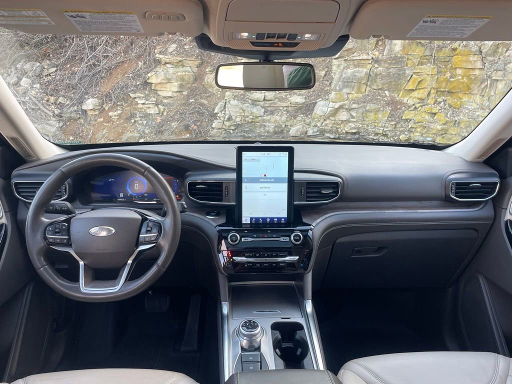 Certified 2022 Ford Explorer Platinum w/ Equipment Group 601A image 14