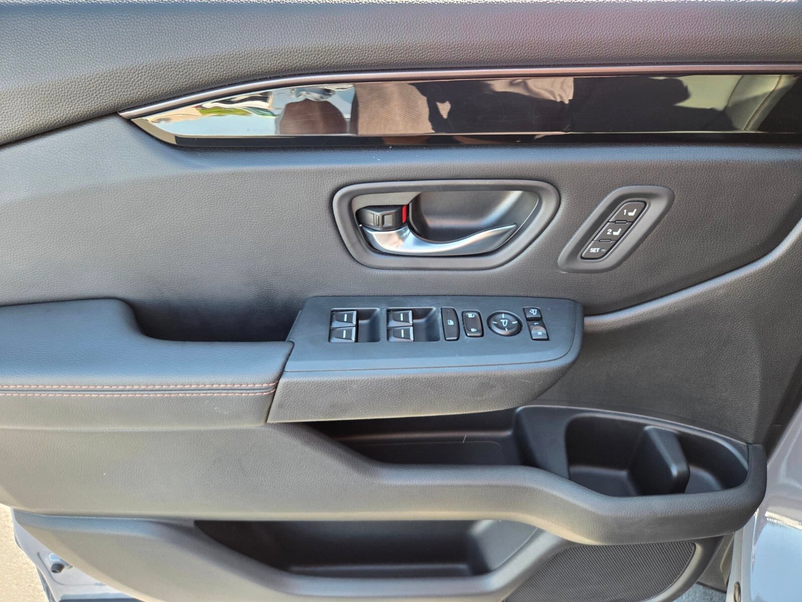 Used 2025 Honda Pilot TrailSport image 17