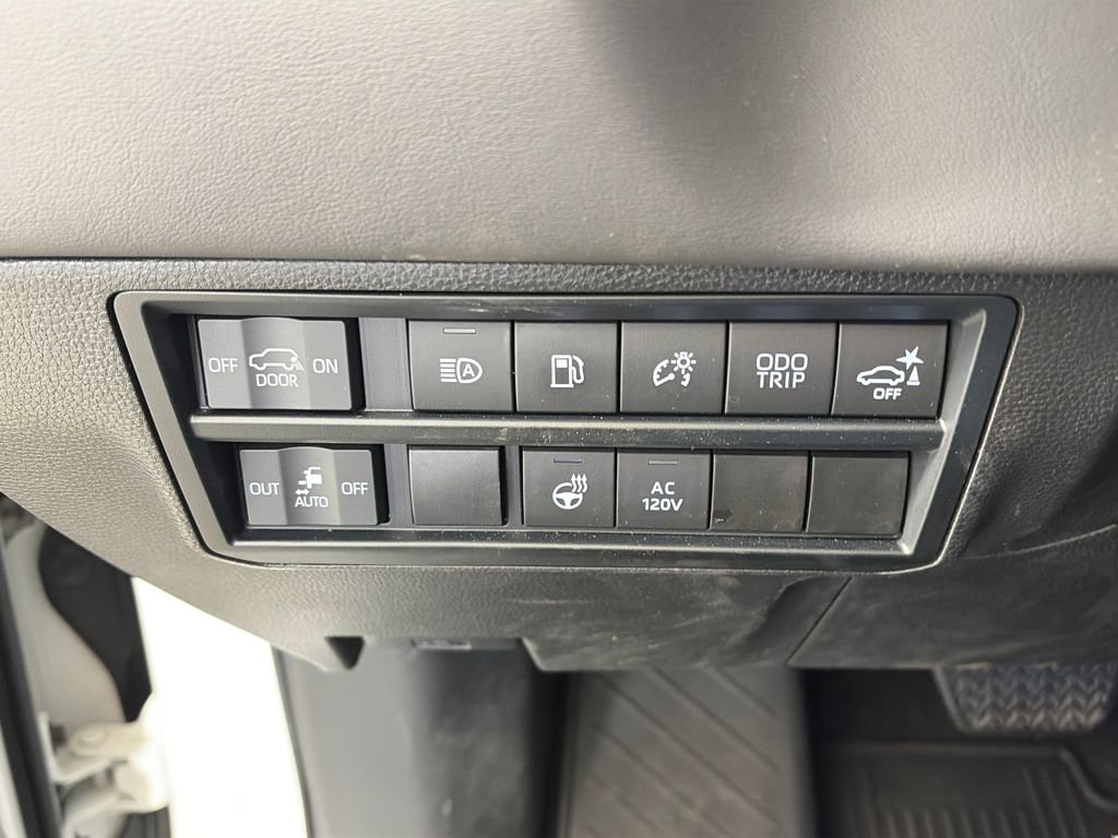 Used 2024 Toyota Sequoia Platinum AWD/4WD image 21