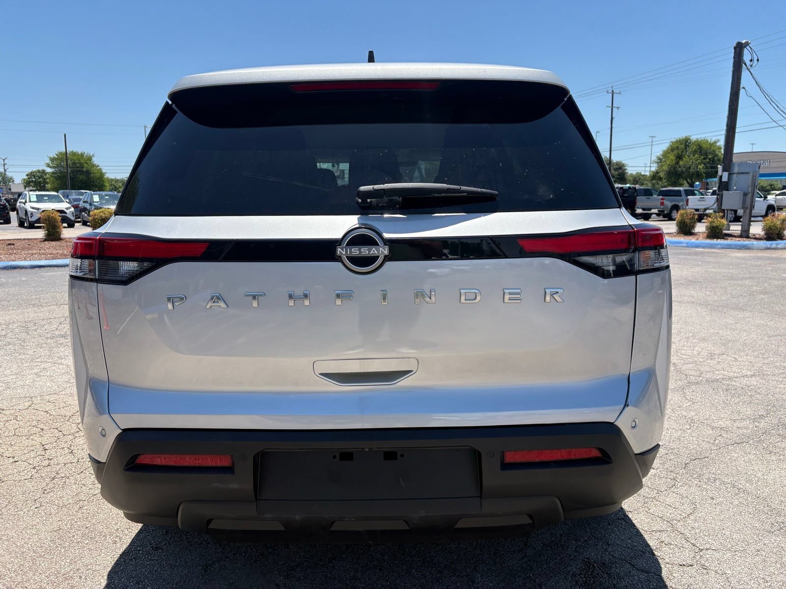 Used 2023 Nissan Pathfinder S AWD/4WD image 4