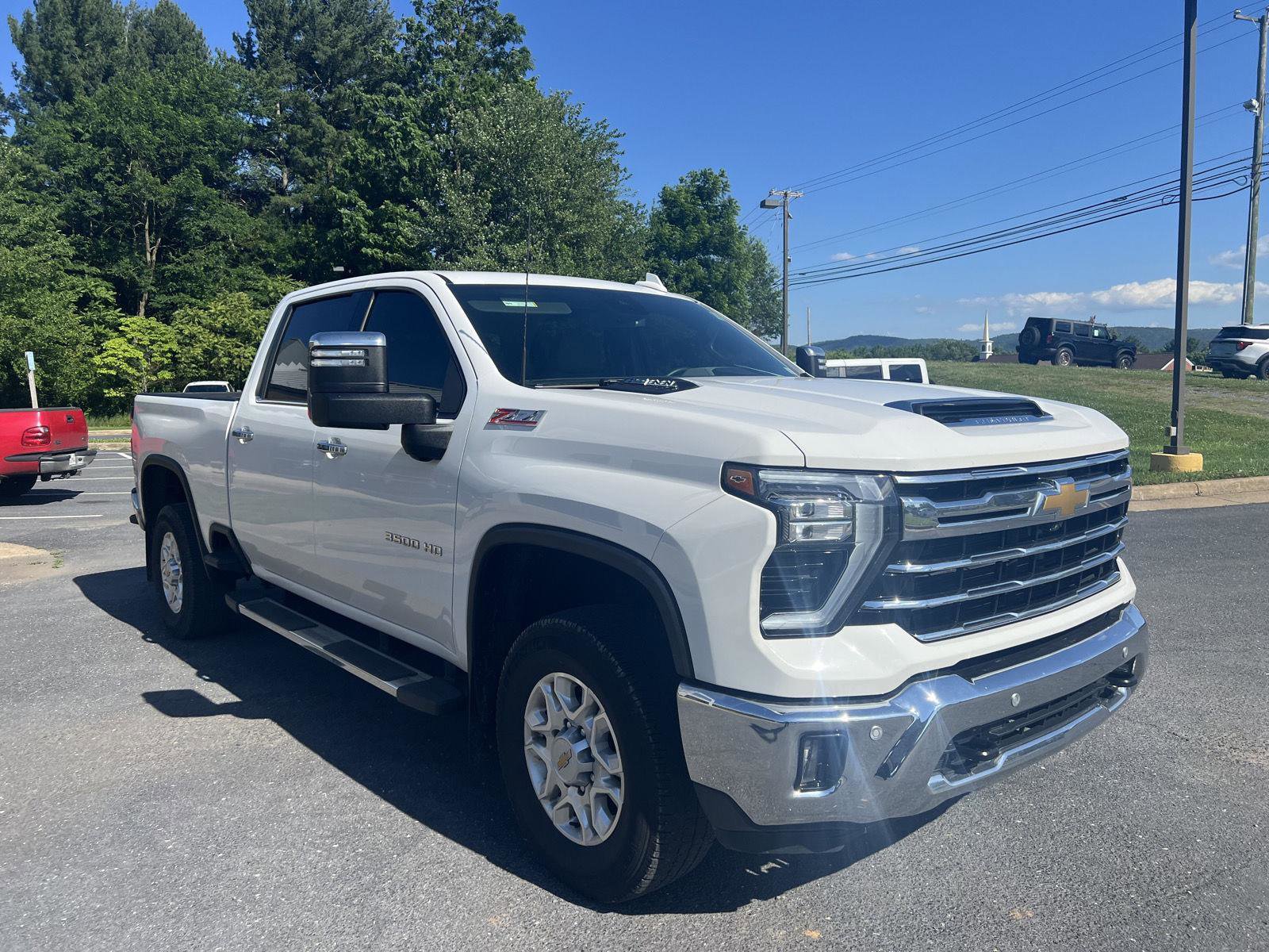 Used 2024 Chevrolet Silverado 3500 LTZ w/ LTZ Plus Package AWD/4WD image 6