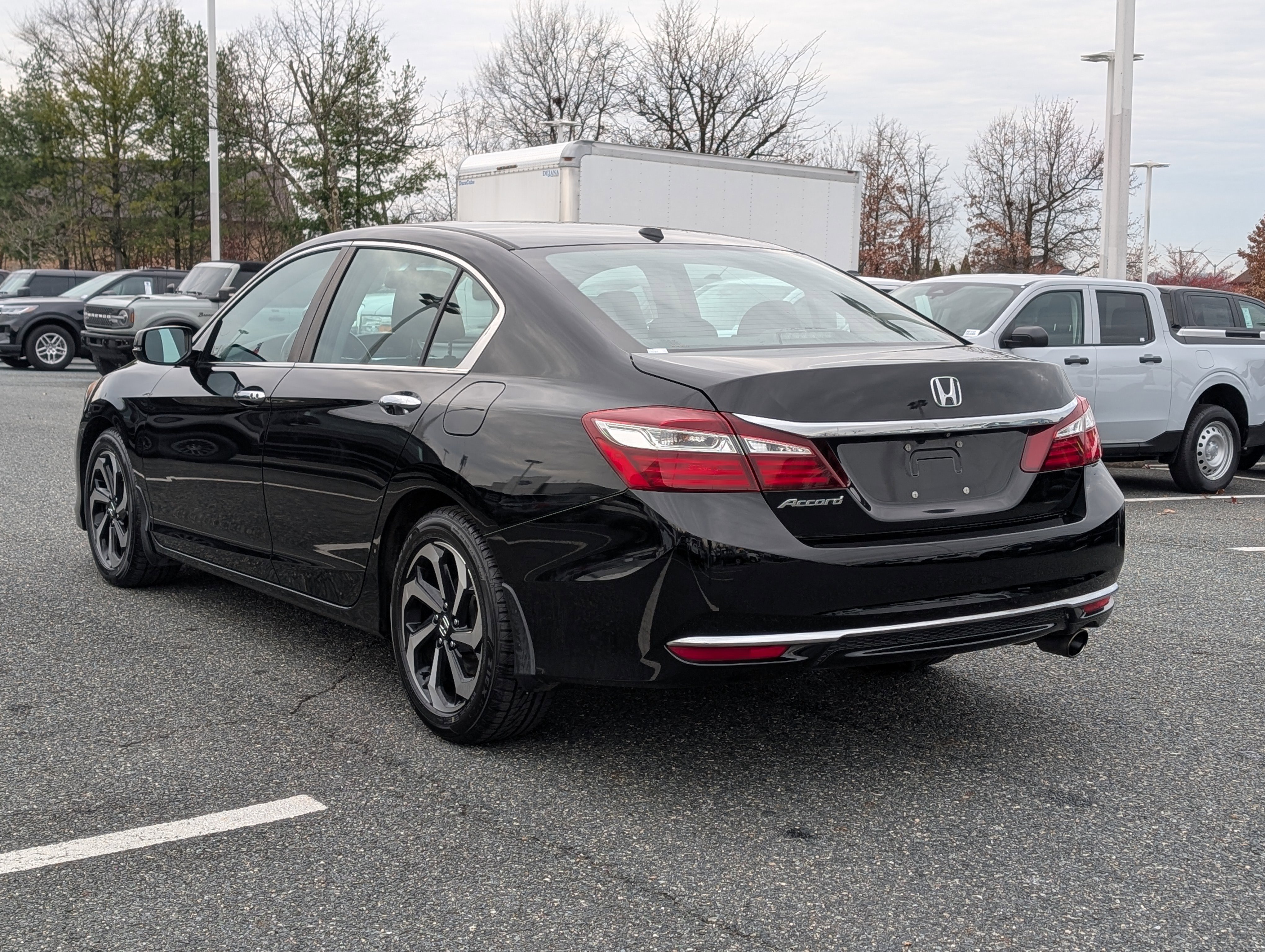 Used 2017 Honda Accord EX-L image 5