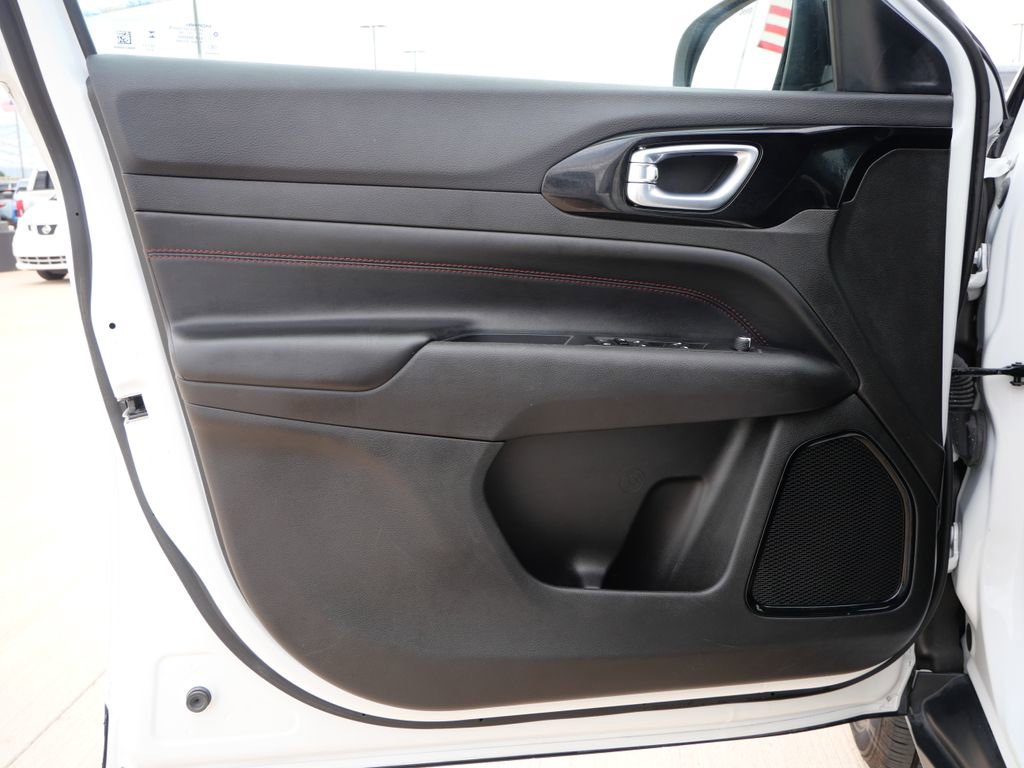 Used 2024 Jeep Compass Trailhawk image 20