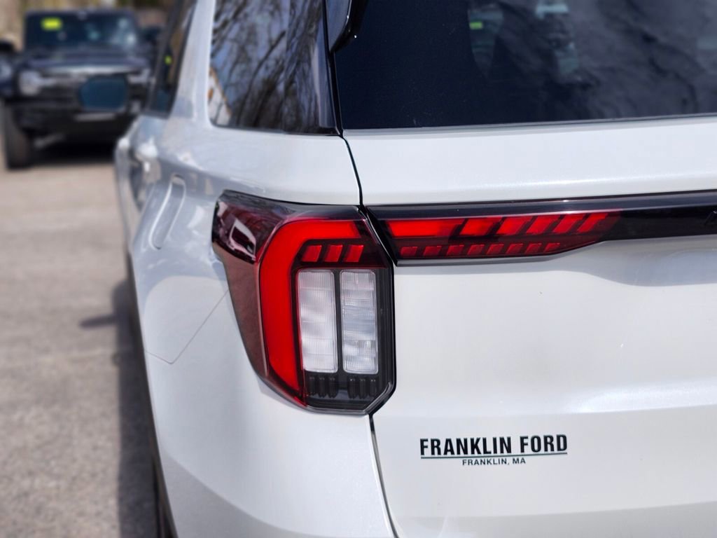 Certified 2025 Ford Explorer ST image 9