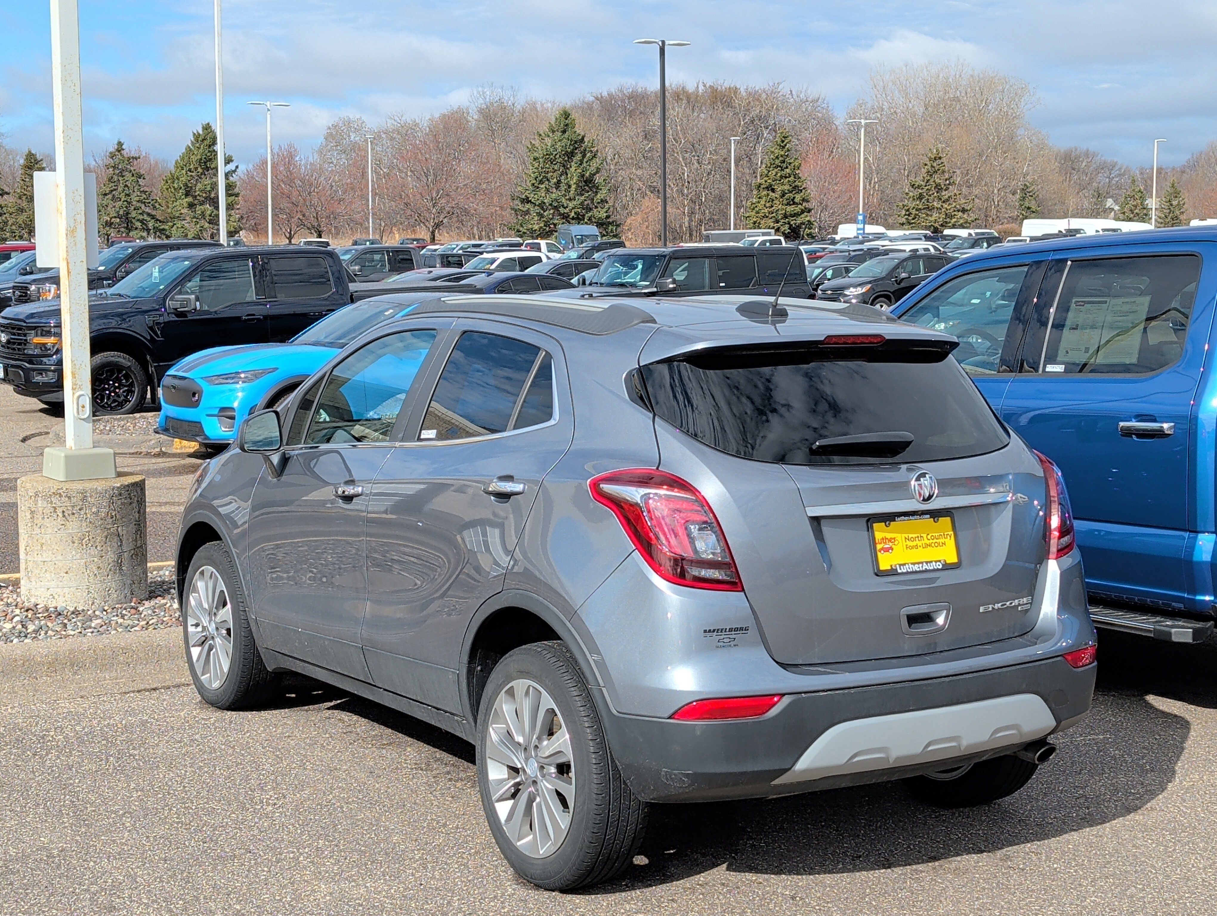 Used 2020 Buick Encore Preferred w/ Safety Package image 3