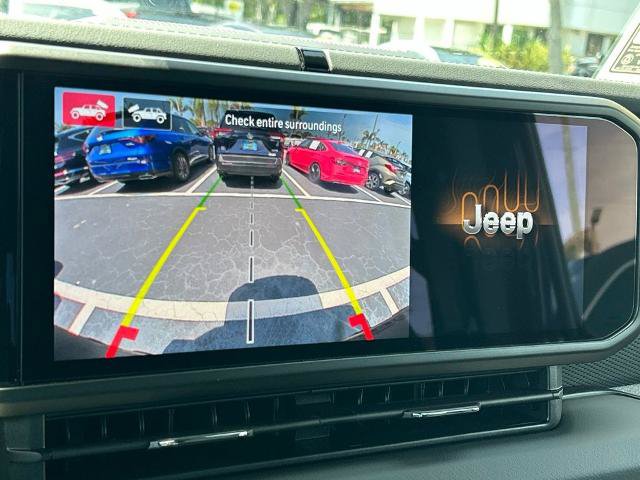 Used 2026 Jeep Wrangler Unlimited Rubicon AWD/4WD image 32