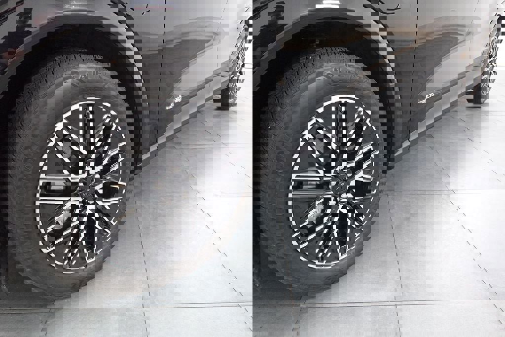 Certified 2025 Ford Mustang Mach-E Premium image 30