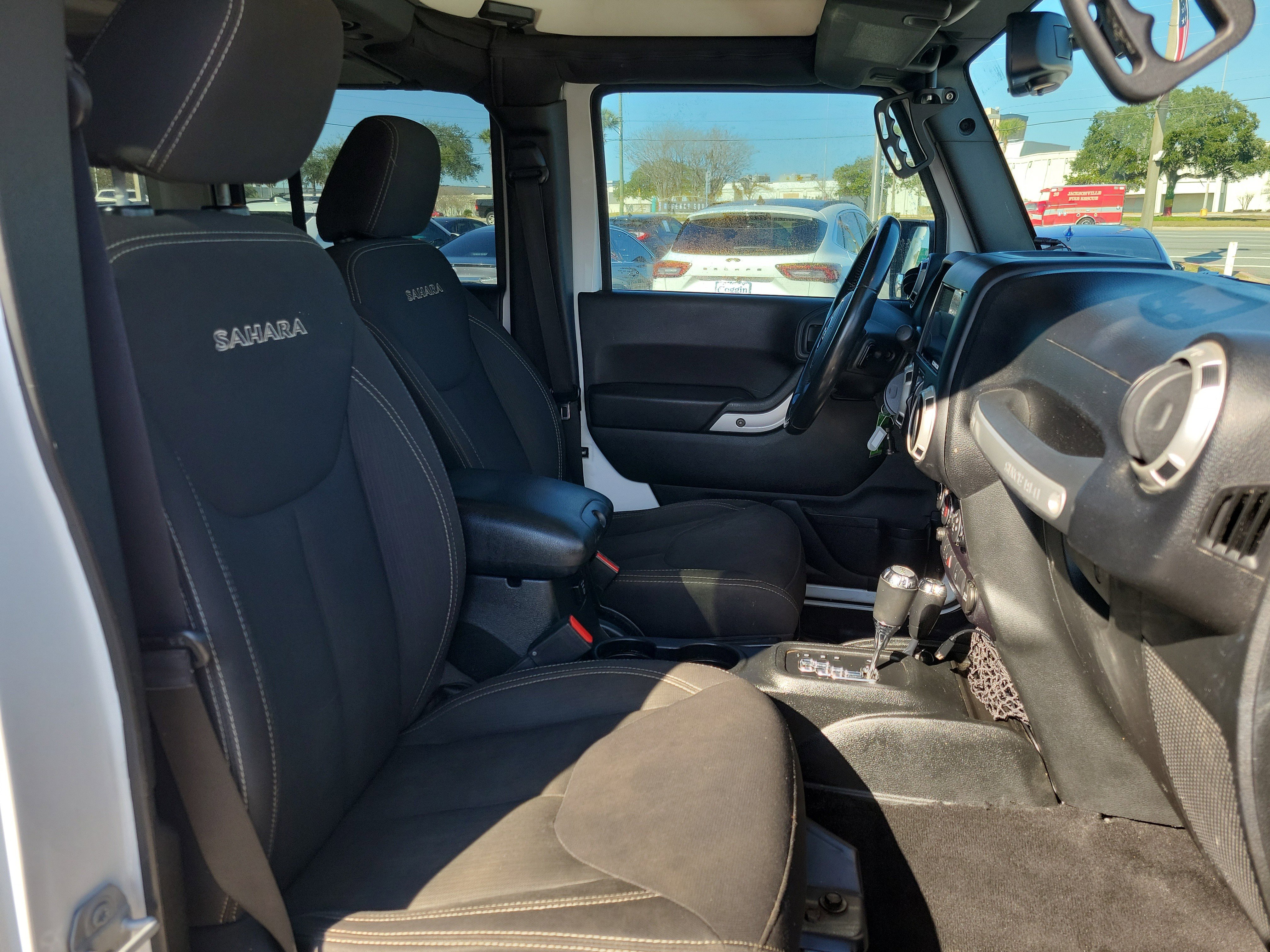 Used 2017 Jeep Wrangler Unlimited Sahara w/ Max Tow Package image 29